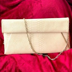Textured snake clutch